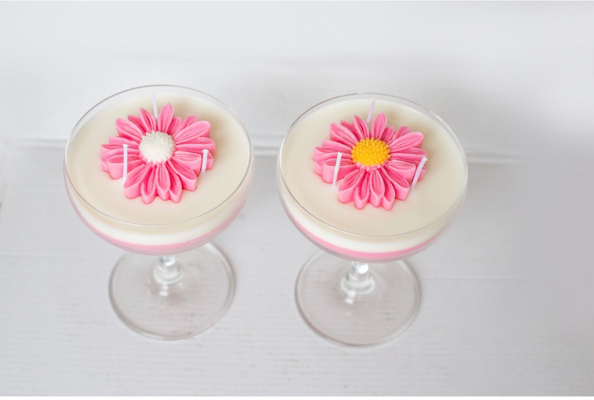 Daisy & Petal Glow Candle